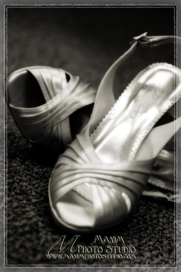 Cincinnati Wedding shoes by maxim photo studio