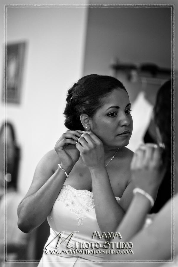 cincinnati bride preparations by maxim photo studio