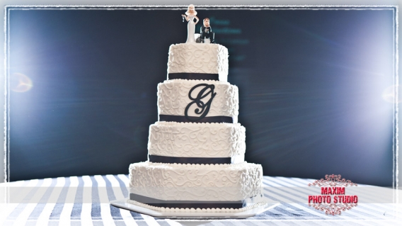 Best wedding cakes by Maxim Photo Studio