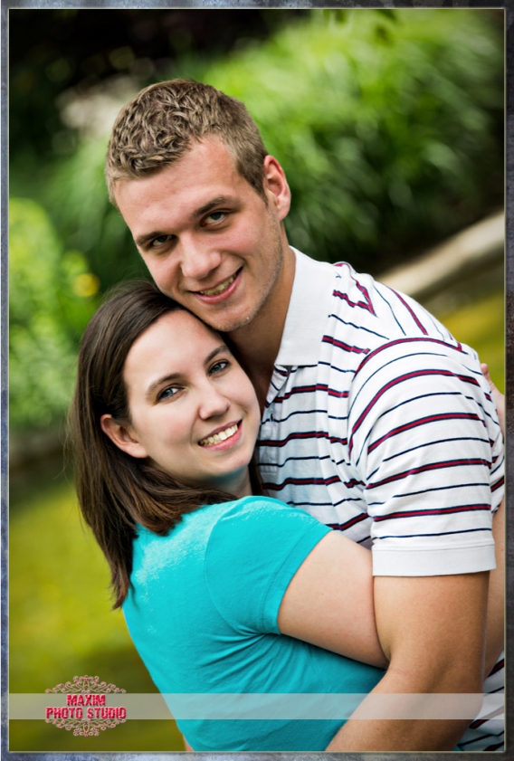 Maxim Photo Studio captured the engagement photo in Cincinnati