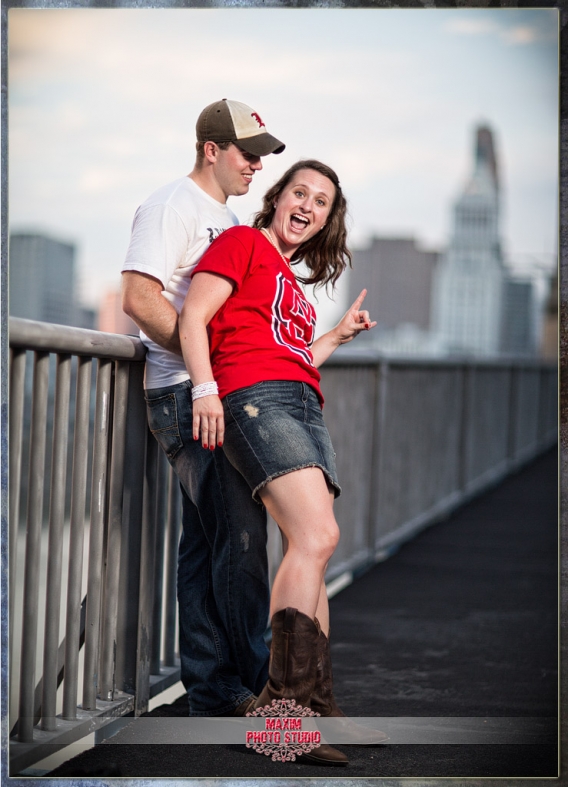 maxim photo studio captured the engagement photo in Kentucky