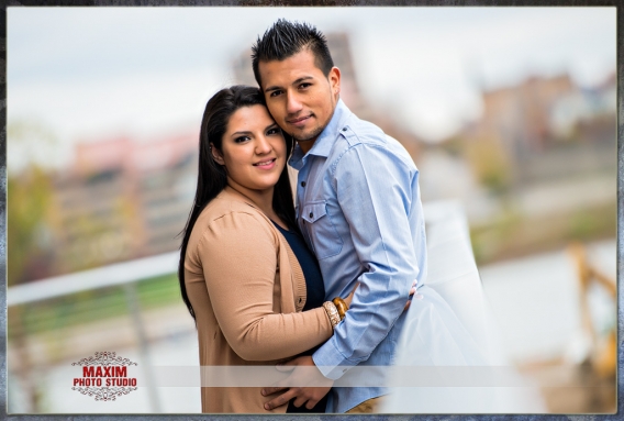 Cincinnati engagement couple at Roebling Bridge