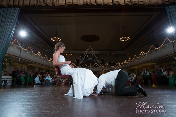 Reception garter removal at Columbus Atheaeum