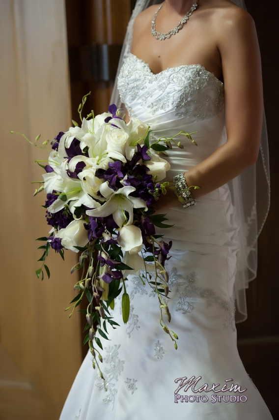 Columbus athenaeum bride flowers